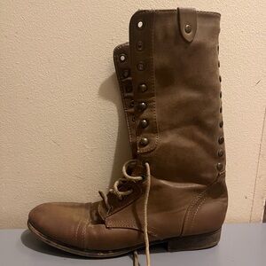 Madden Girl Galeria Combat boots